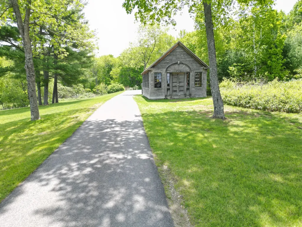 1090 Pittston School Street Pittston ME 04345