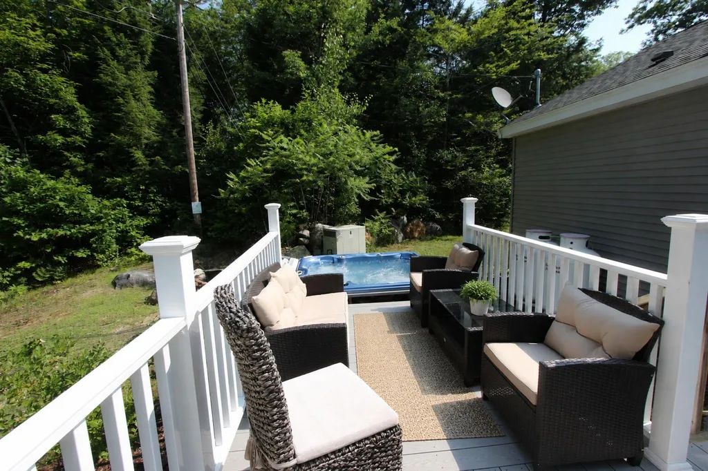 89 Boot Cove Lane Winthrop ME 04364
