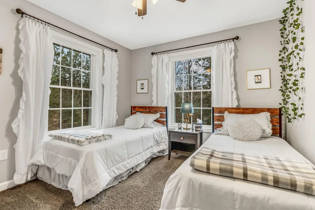 89 Boot Cove Lane Winthrop ME 04364