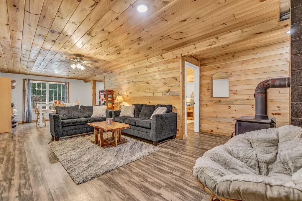 89 Boot Cove Lane Winthrop ME 04364