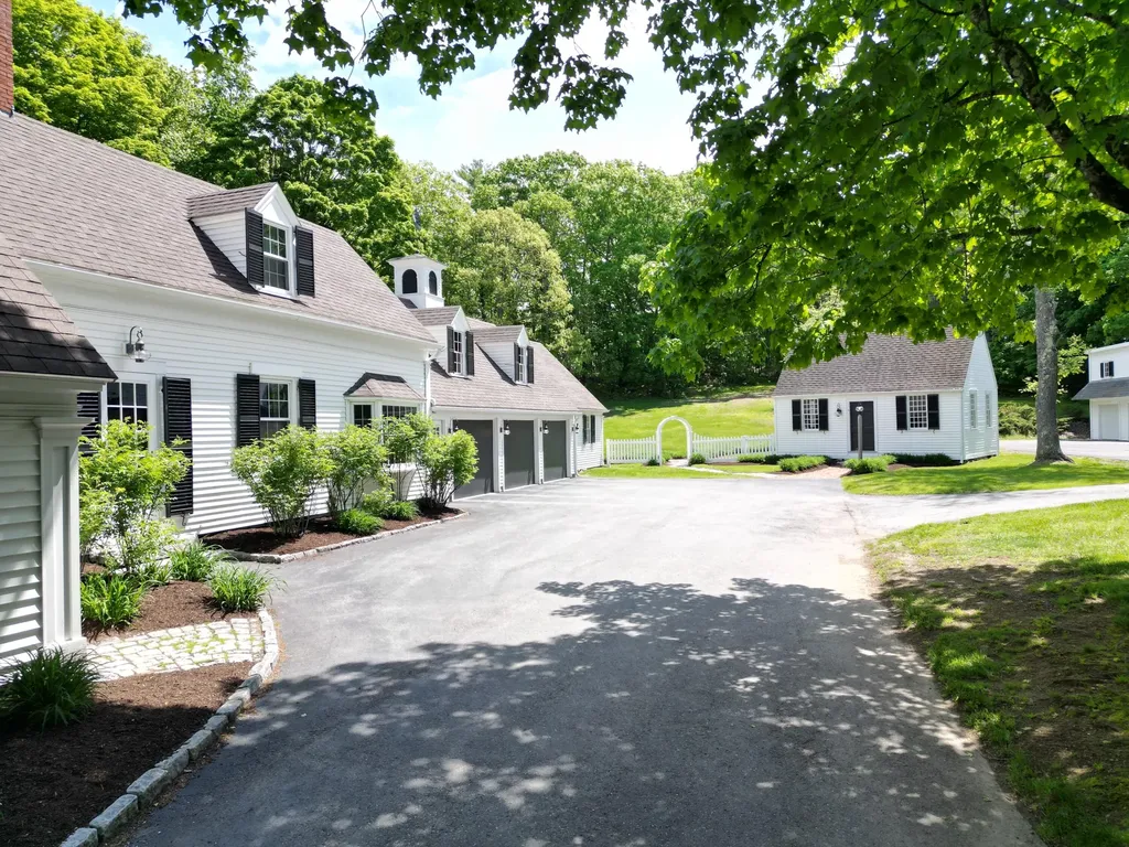 1090 Pittston School Street Pittston ME 04345