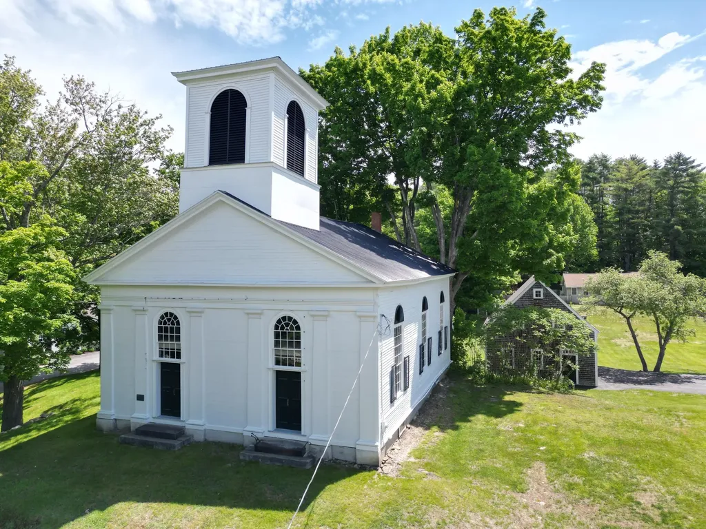 1090 Pittston School Street Pittston ME 04345