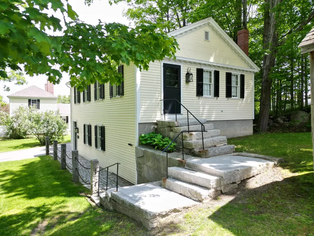 1090 Pittston School Street Pittston ME 04345