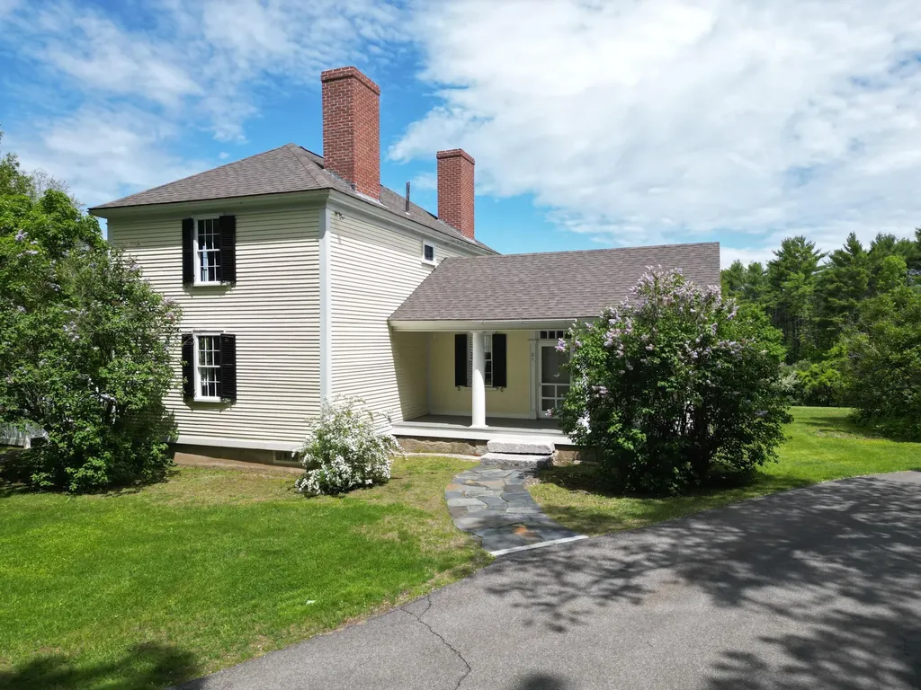1090 Pittston School Street Pittston ME 04345