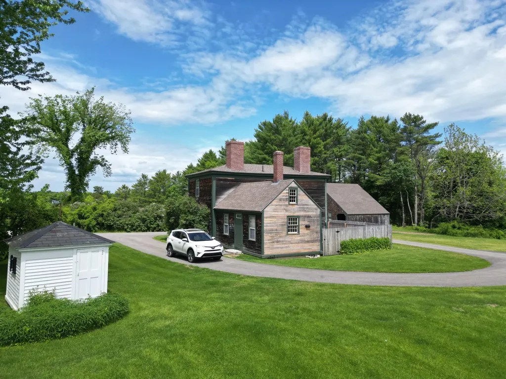 1090 Pittston School Street Pittston ME 04345