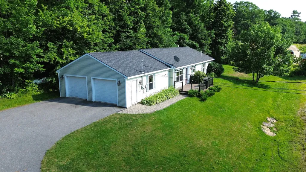 22 Eric Road Vassalboro ME 04989