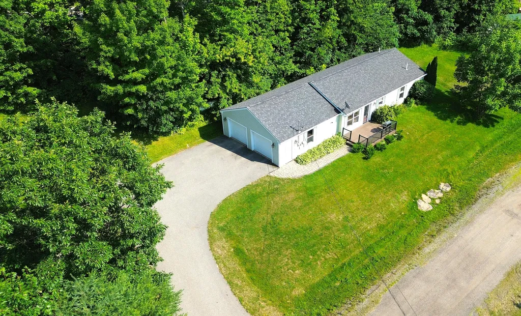 22 Eric Road Vassalboro ME 04989