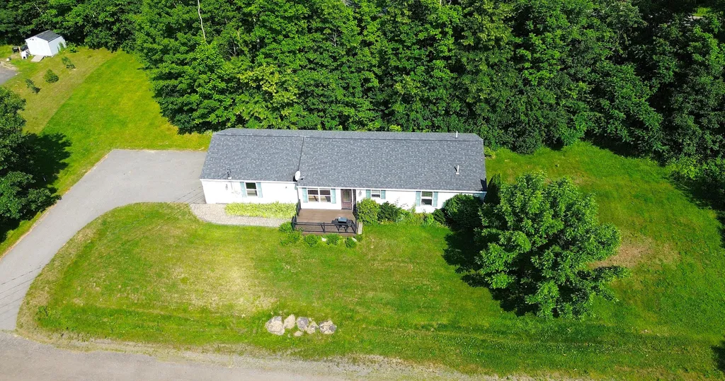 22 Eric Road Vassalboro ME 04989