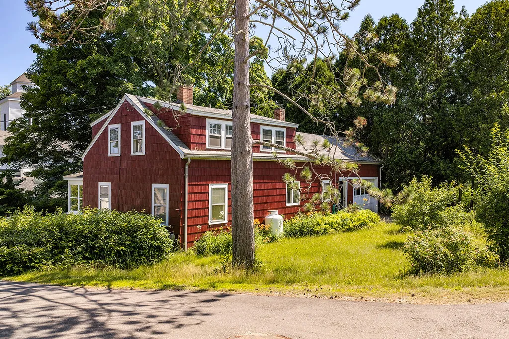 6 Pine Street Rockport ME 04856