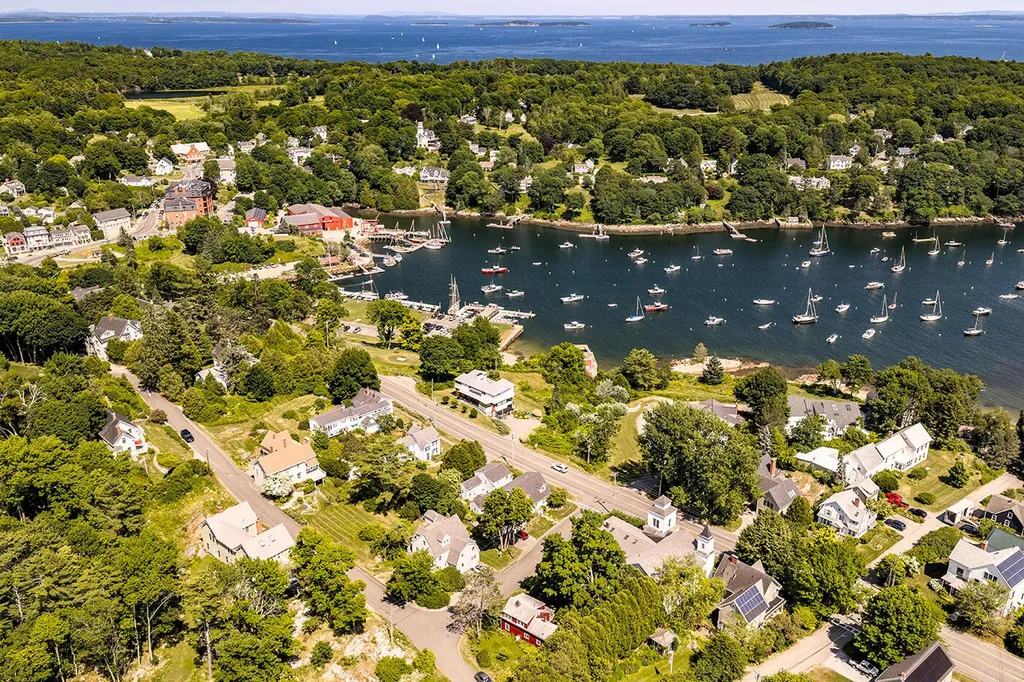 6 Pine Street Rockport ME 04856