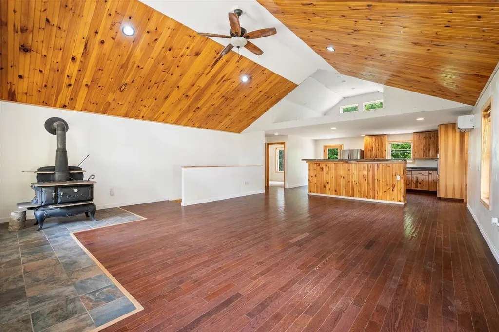 18 Werner Way Hermon ME 04401