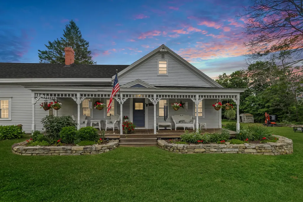 21 Pond Road S Searsmont ME 04973