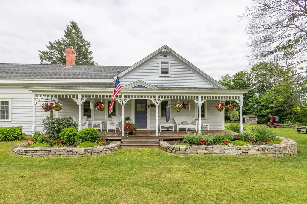 21 Pond Road S Searsmont ME 04973