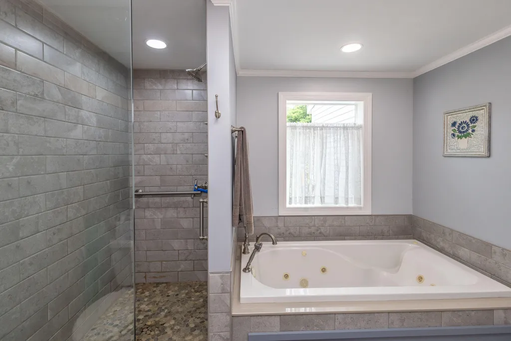 21 Pond Road S Searsmont ME 04973