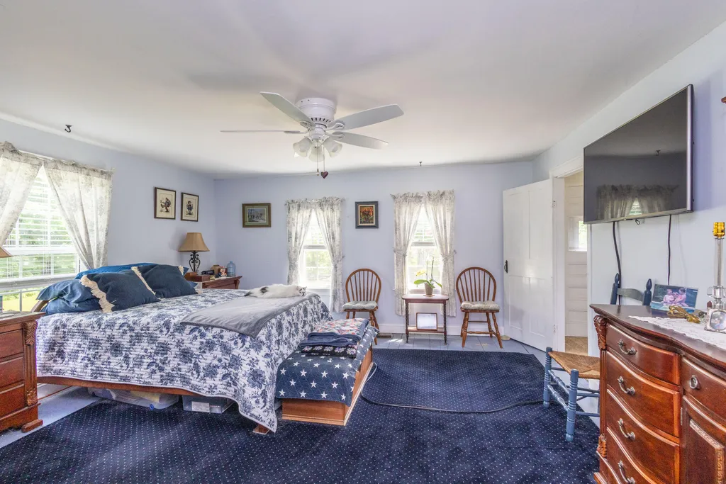 21 Pond Road S Searsmont ME 04973