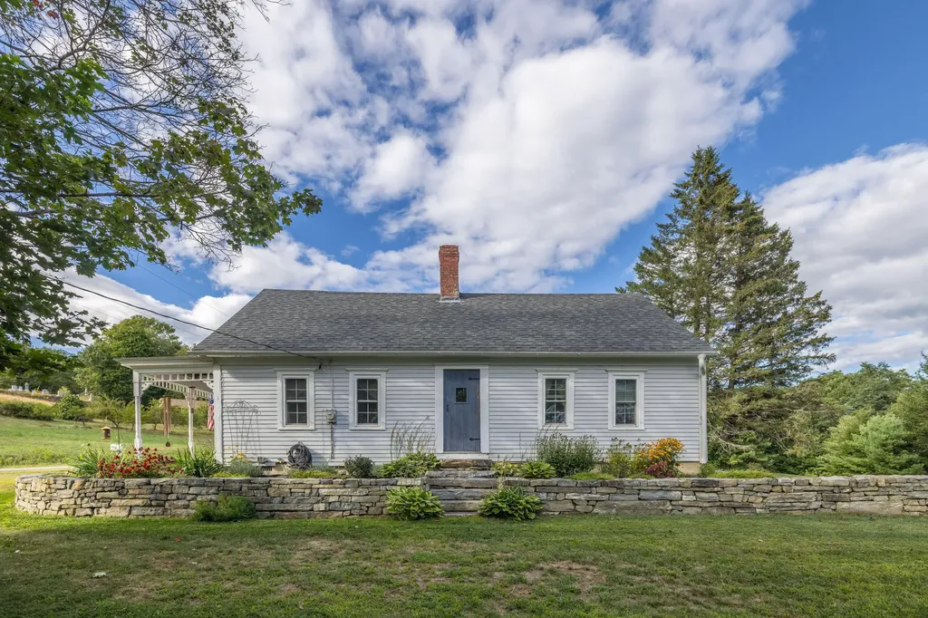 21 Pond Road S Searsmont ME 04973
