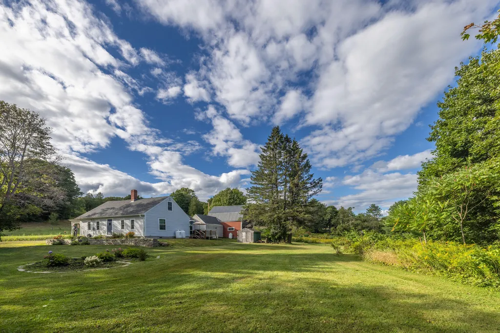 21 Pond Road S Searsmont ME 04973
