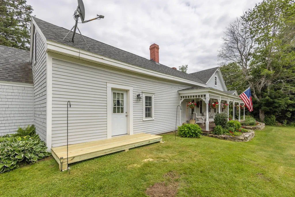 21 Pond Road S Searsmont ME 04973