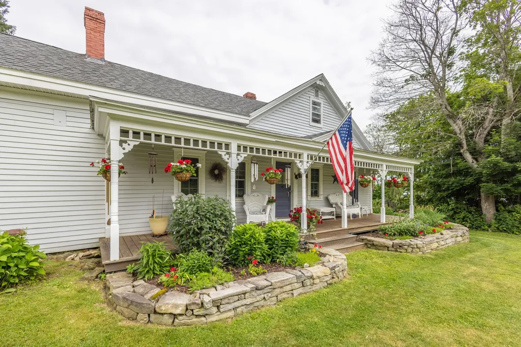 21 Pond Road S Searsmont ME 04973