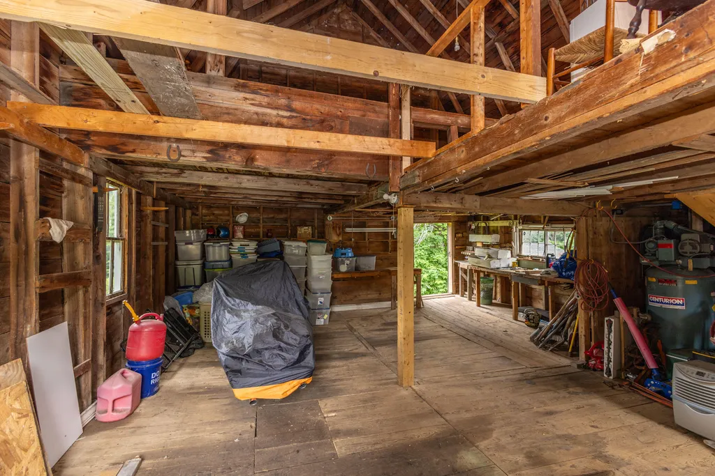 21 Pond Road S Searsmont ME 04973