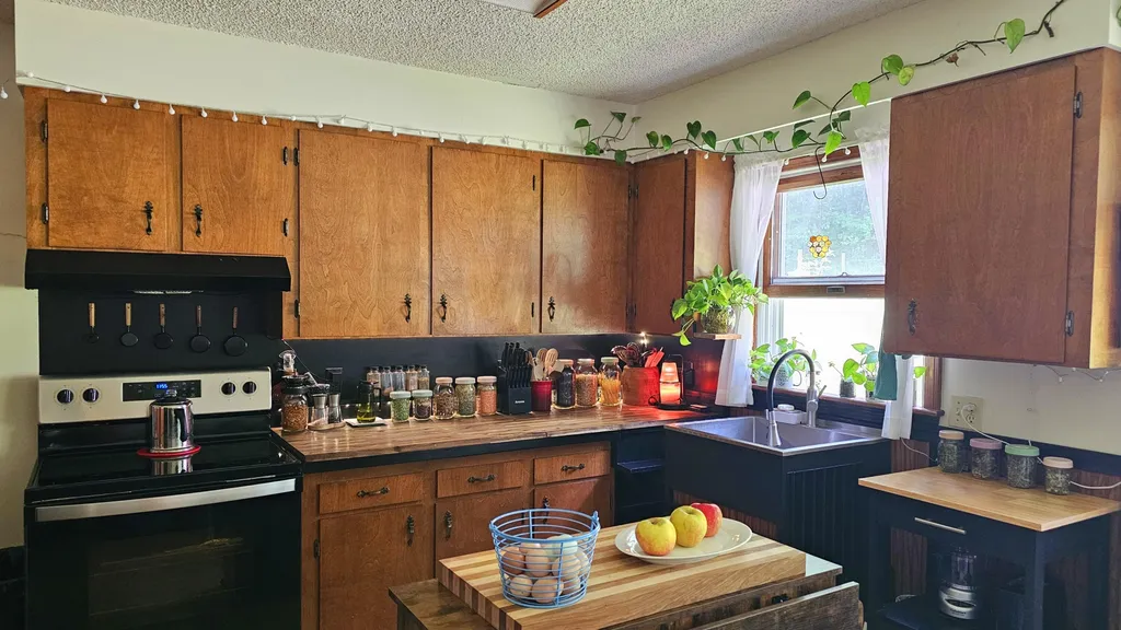 60 Merritt Street Canaan ME 04924