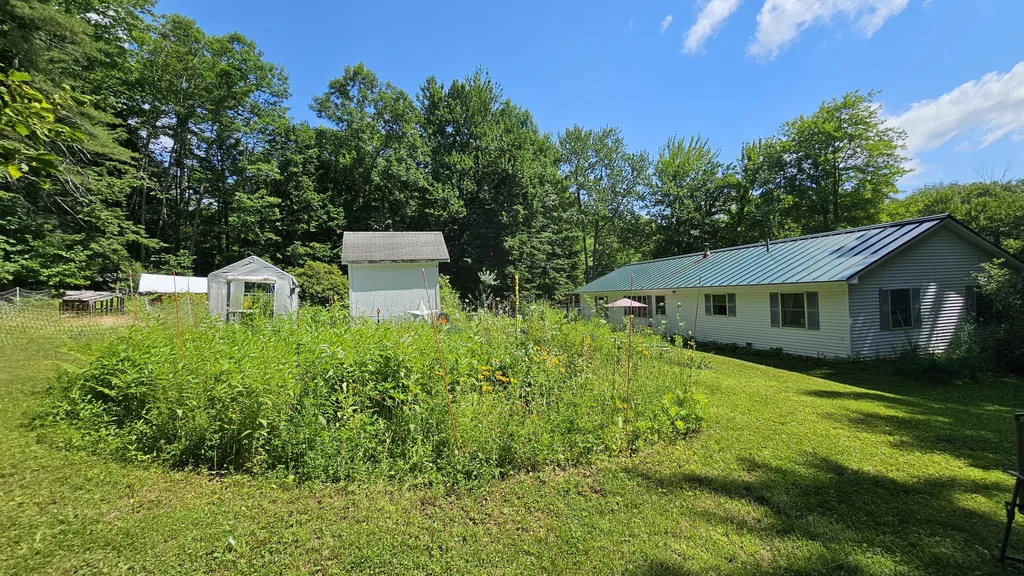 60 Merritt Street Canaan ME 04924