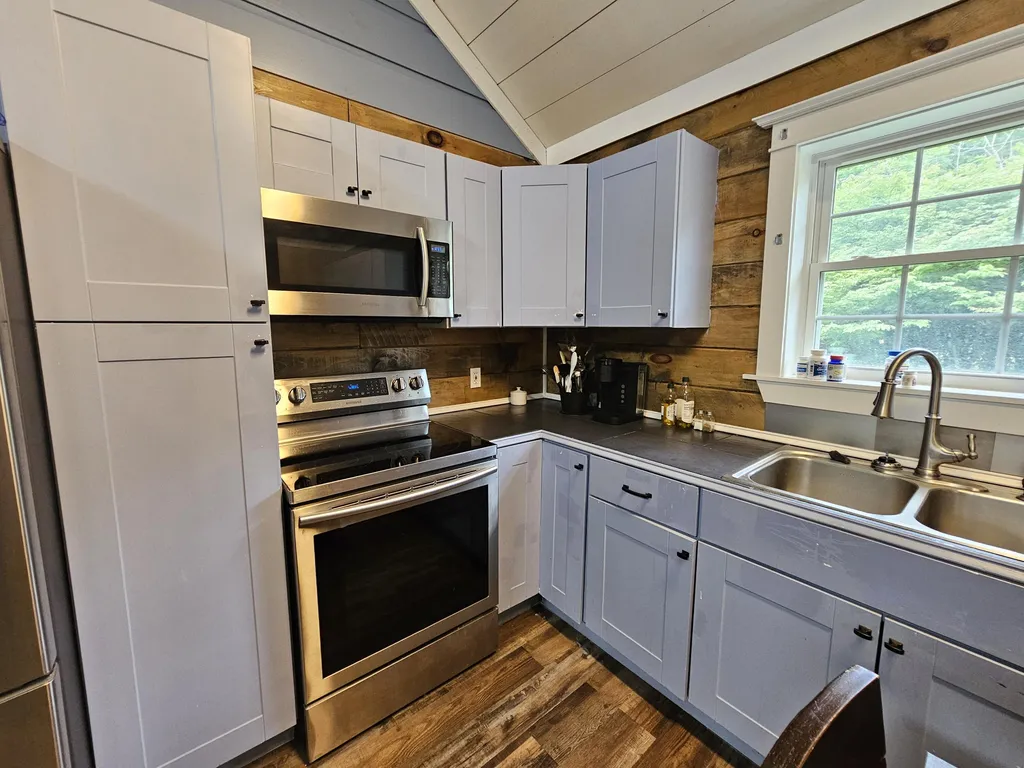 1467 Pushaw Road Glenburn ME 04401