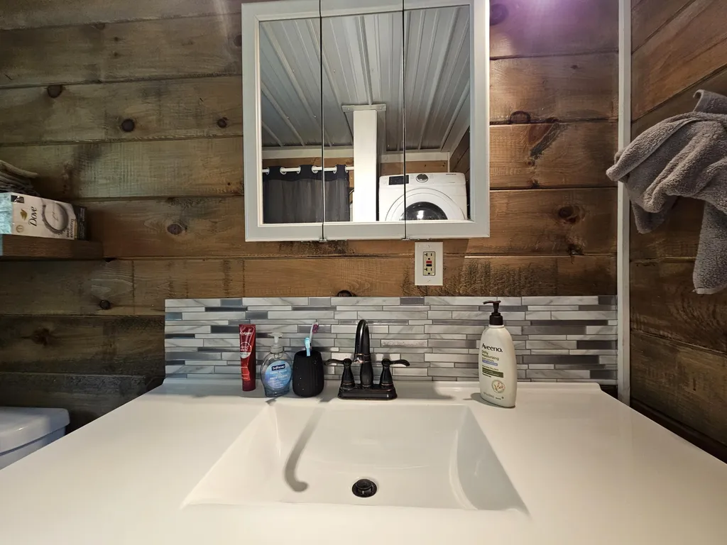 1467 Pushaw Road Glenburn ME 04401