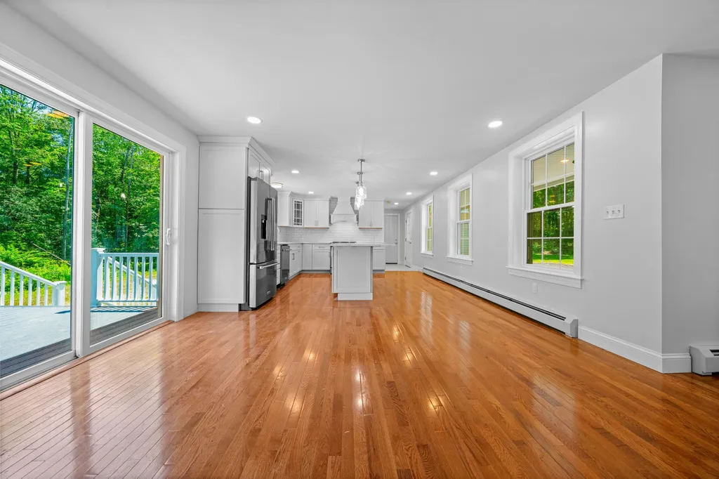 35 Allen Avenue Extension Falmouth ME 04105