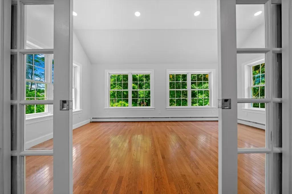 35 Allen Avenue Extension Falmouth ME 04105