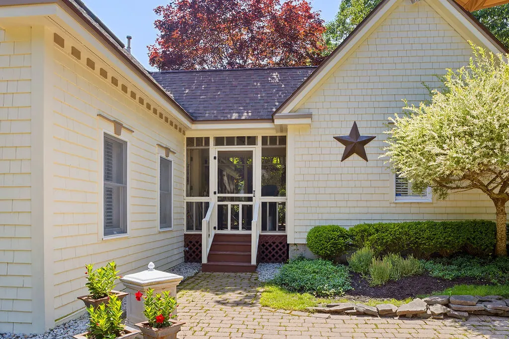 23 Elizabethan Drive Kennebunkport ME 04046