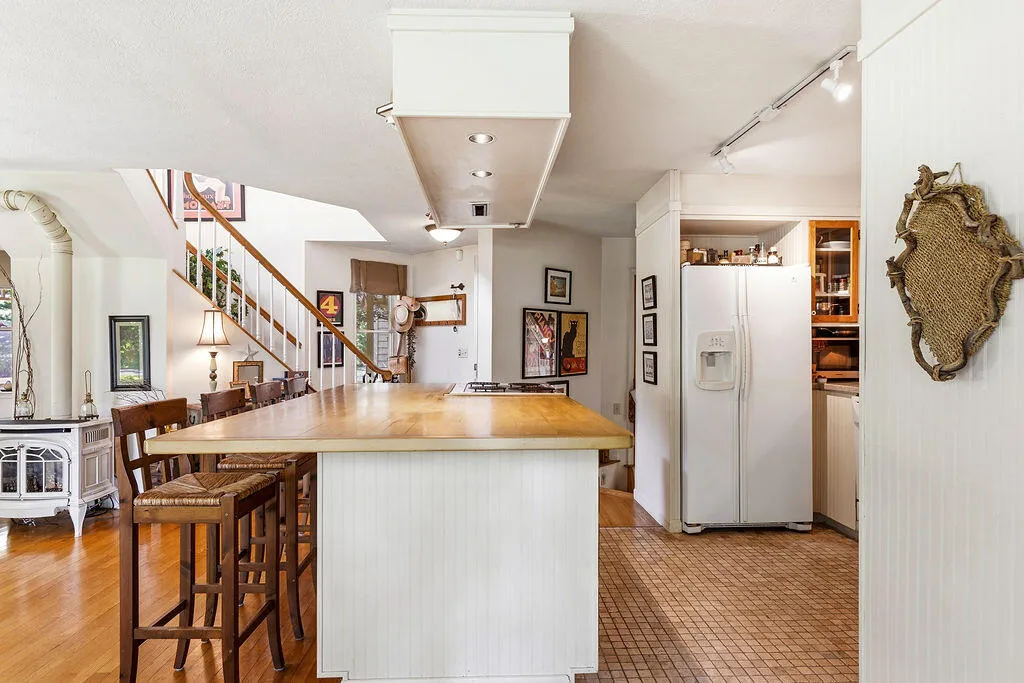 23 Elizabethan Drive Kennebunkport ME 04046