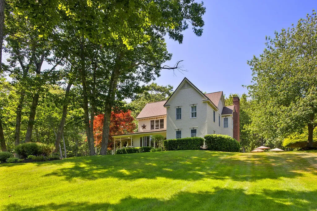 23 Elizabethan Drive Kennebunkport ME 04046