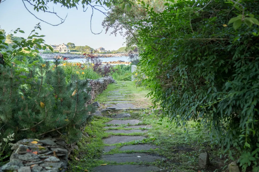 23 Elizabethan Drive Kennebunkport ME 04046