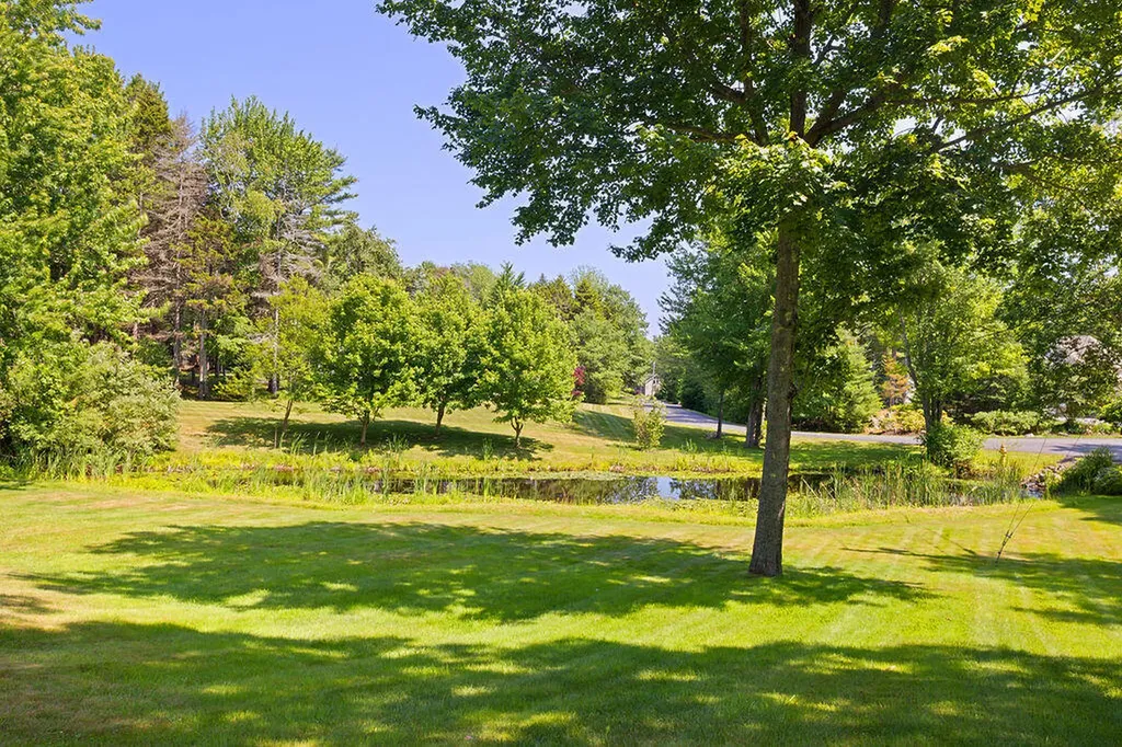 23 Elizabethan Drive Kennebunkport ME 04046