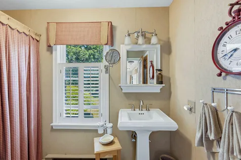 23 Elizabethan Drive Kennebunkport ME 04046