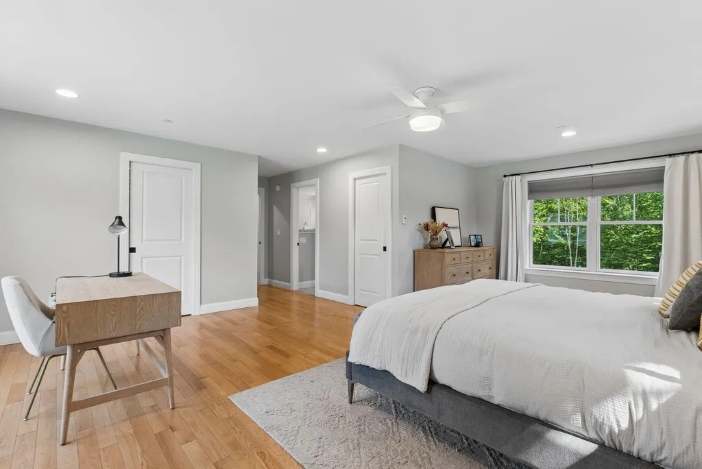 41 S Ridge Road Falmouth ME 04105