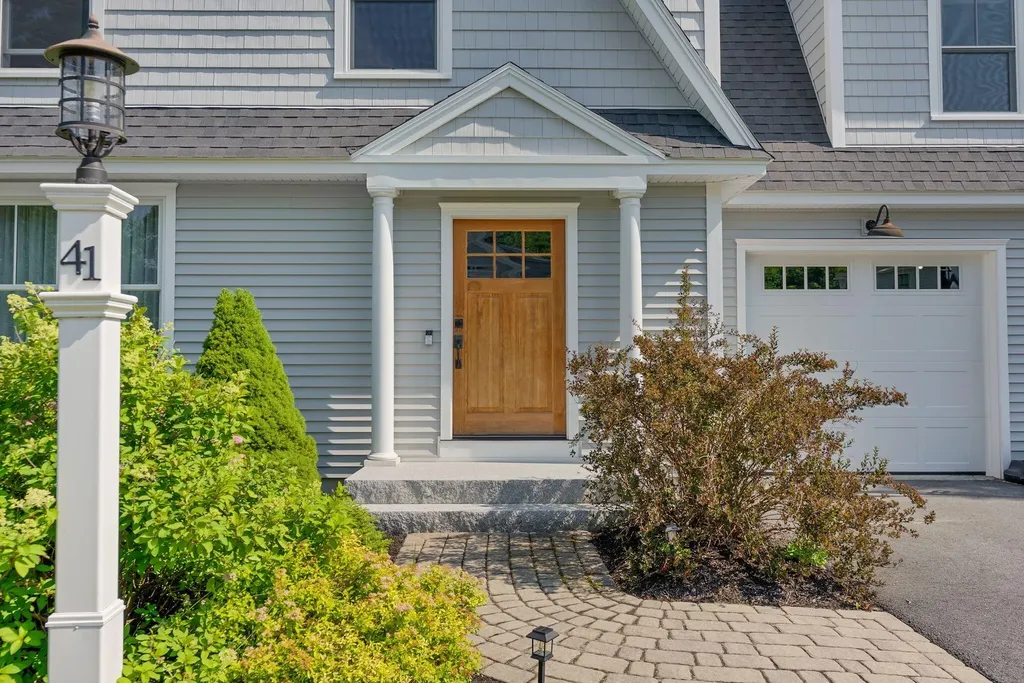 41 S Ridge Road Falmouth ME 04105