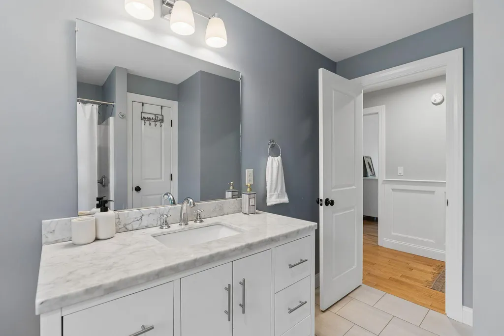 41 S Ridge Road Falmouth ME 04105