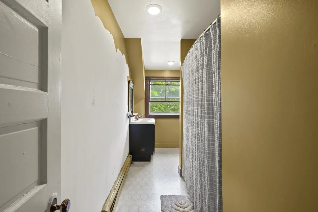 36 Vernon Street Auburn ME 04210