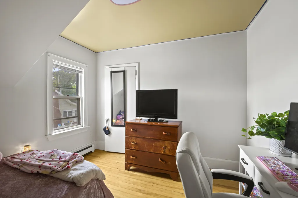 36 Vernon Street Auburn ME 04210