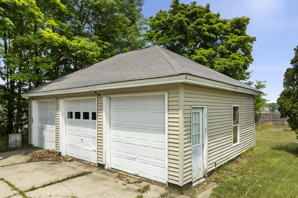 36 Vernon Street Auburn ME 04210