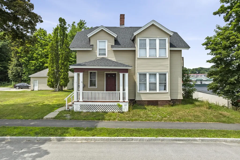 36 Vernon Street Auburn ME 04210