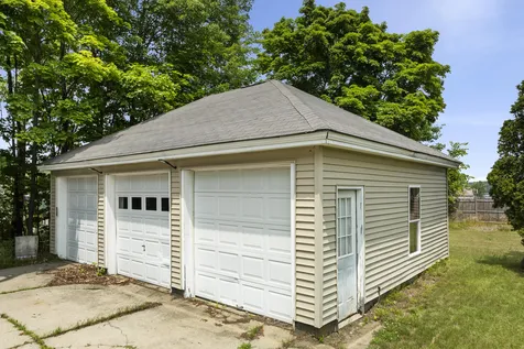 36 Vernon Street Auburn ME 04210