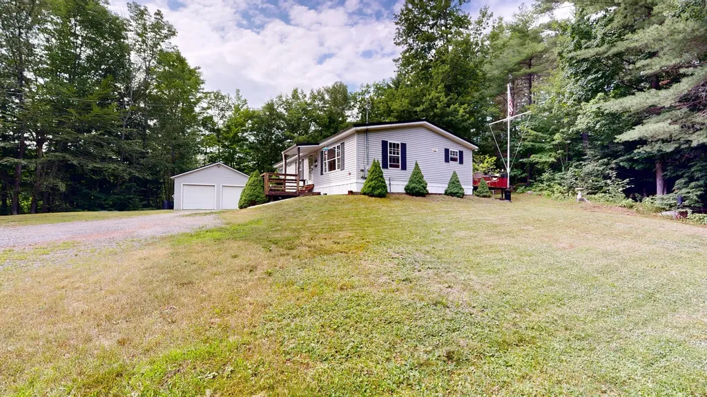 65 Blue Road Monmouth ME 04259