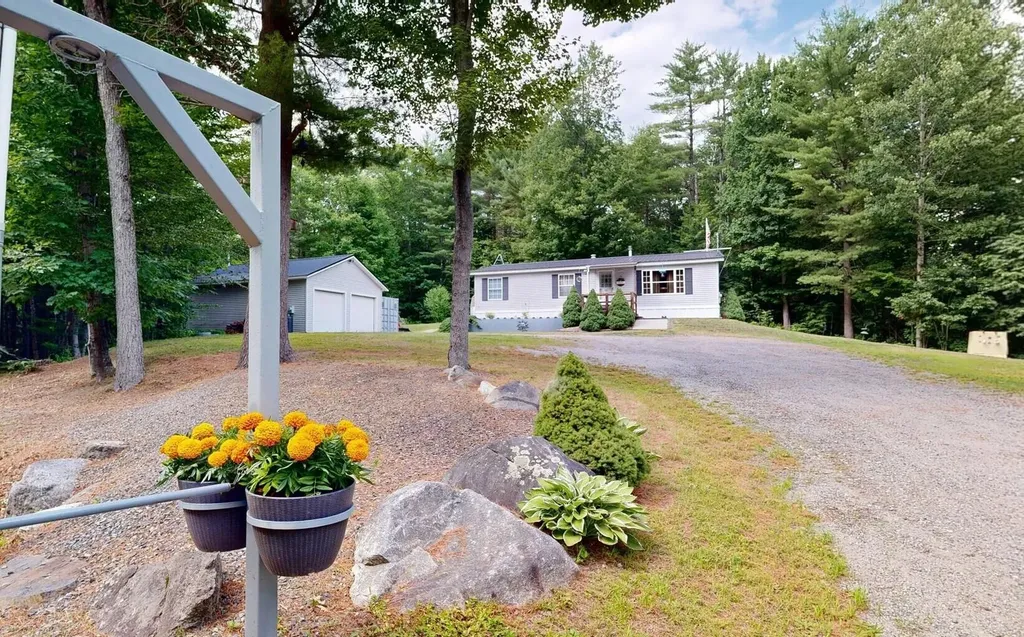 65 Blue Road Monmouth ME 04259