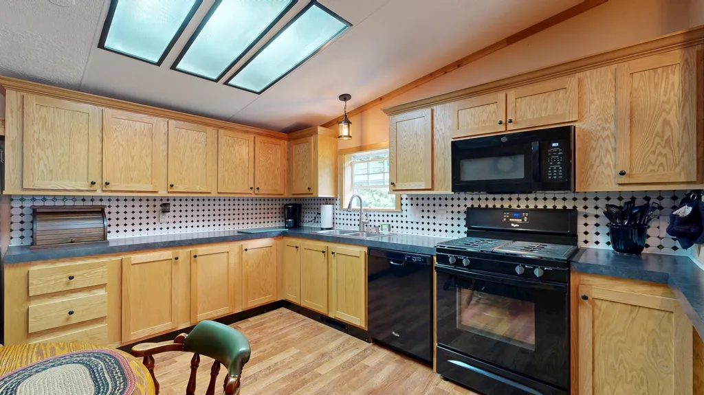 65 Blue Road Monmouth ME 04259
