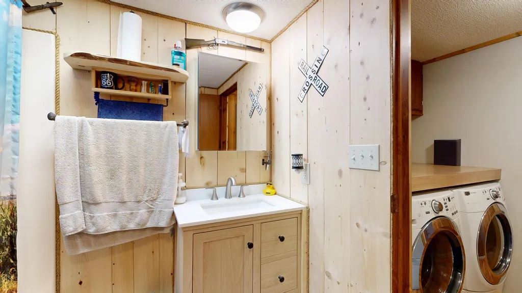 65 Blue Road Monmouth ME 04259