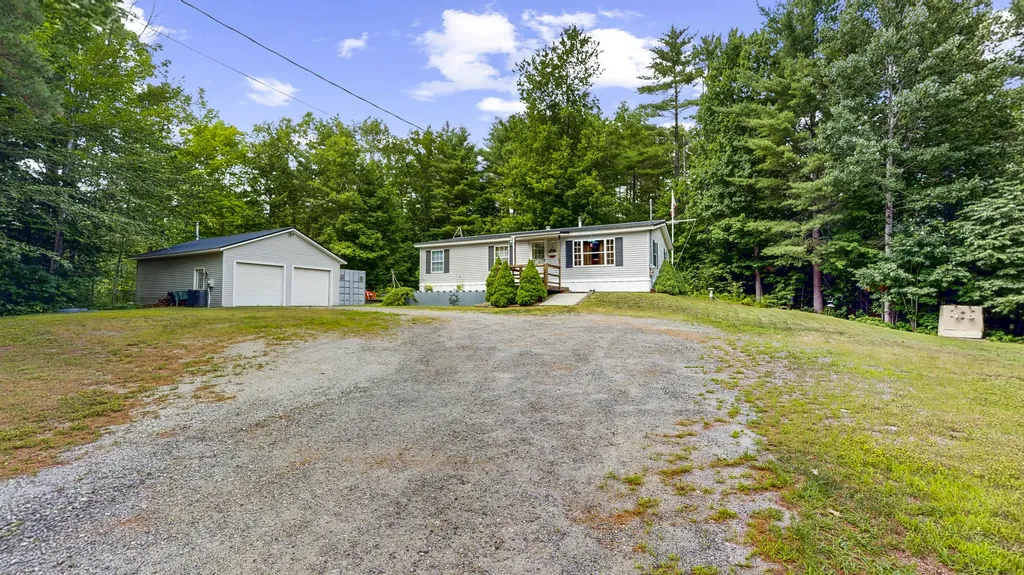 65 Blue Road Monmouth ME 04259