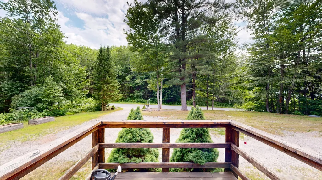 65 Blue Road Monmouth ME 04259